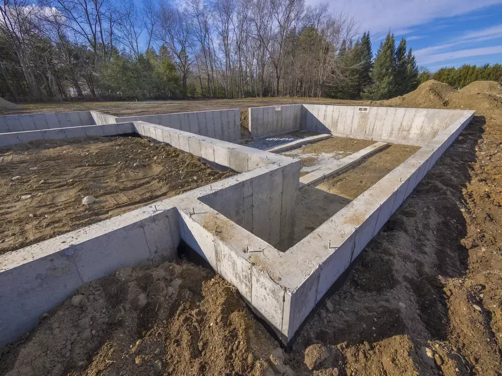 Terrassement et fouilles pour fondations de maison